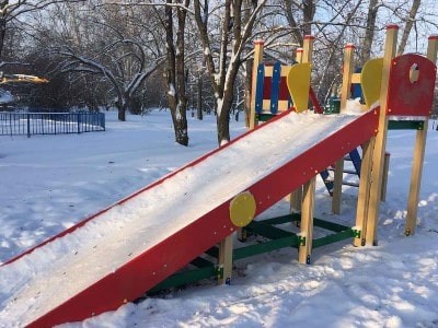 Дитячі зимові гірки